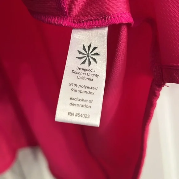 Athleta sun cover in dark pink - Picture 5 of 6